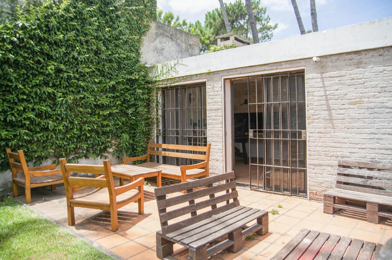 Venta y Alquiler anual de Casa de 5 Dormitorios en Playa Mansa, Punta del Este · Foto 7