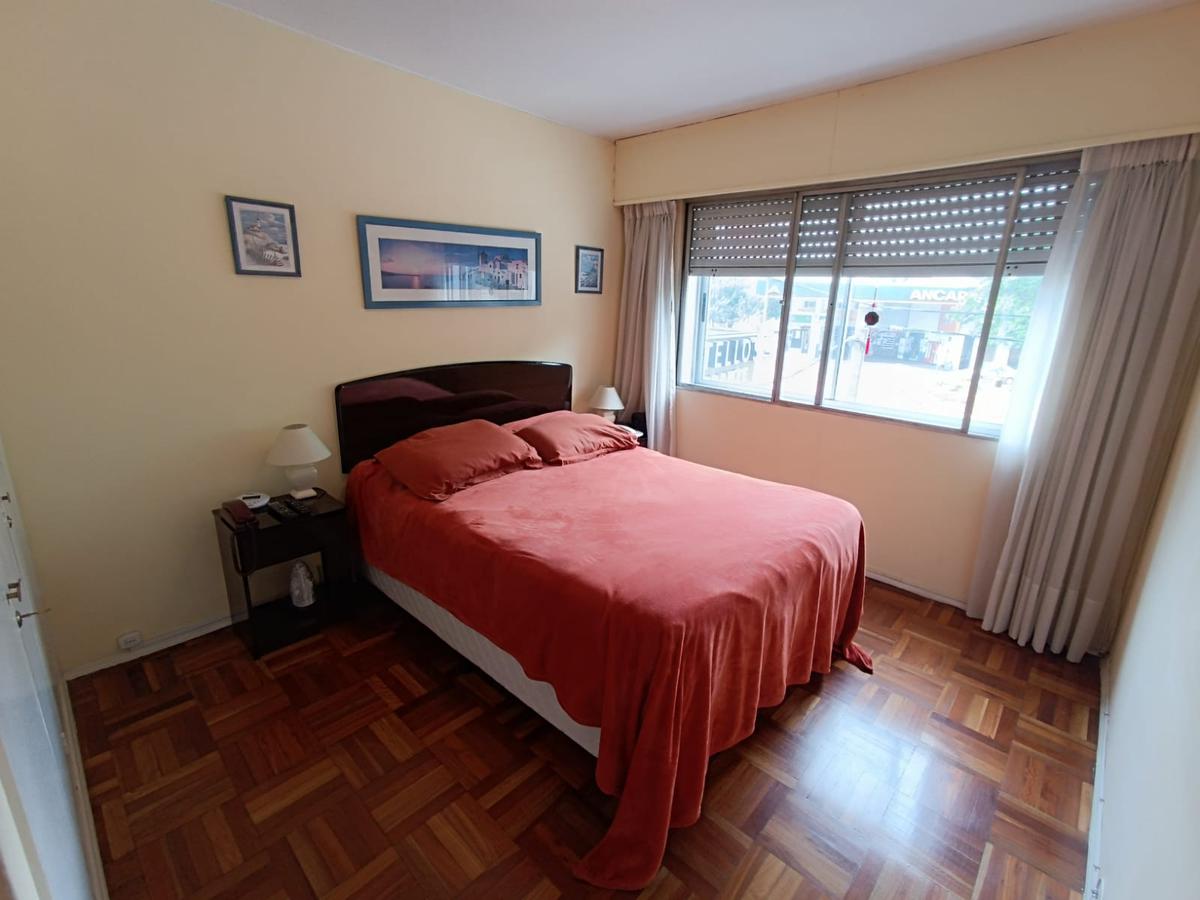 Apartamento -Avenida Brasil y Brito del Pino, 3 dormitorios, muy luminoso y con gran locomoción !! · Foto 12