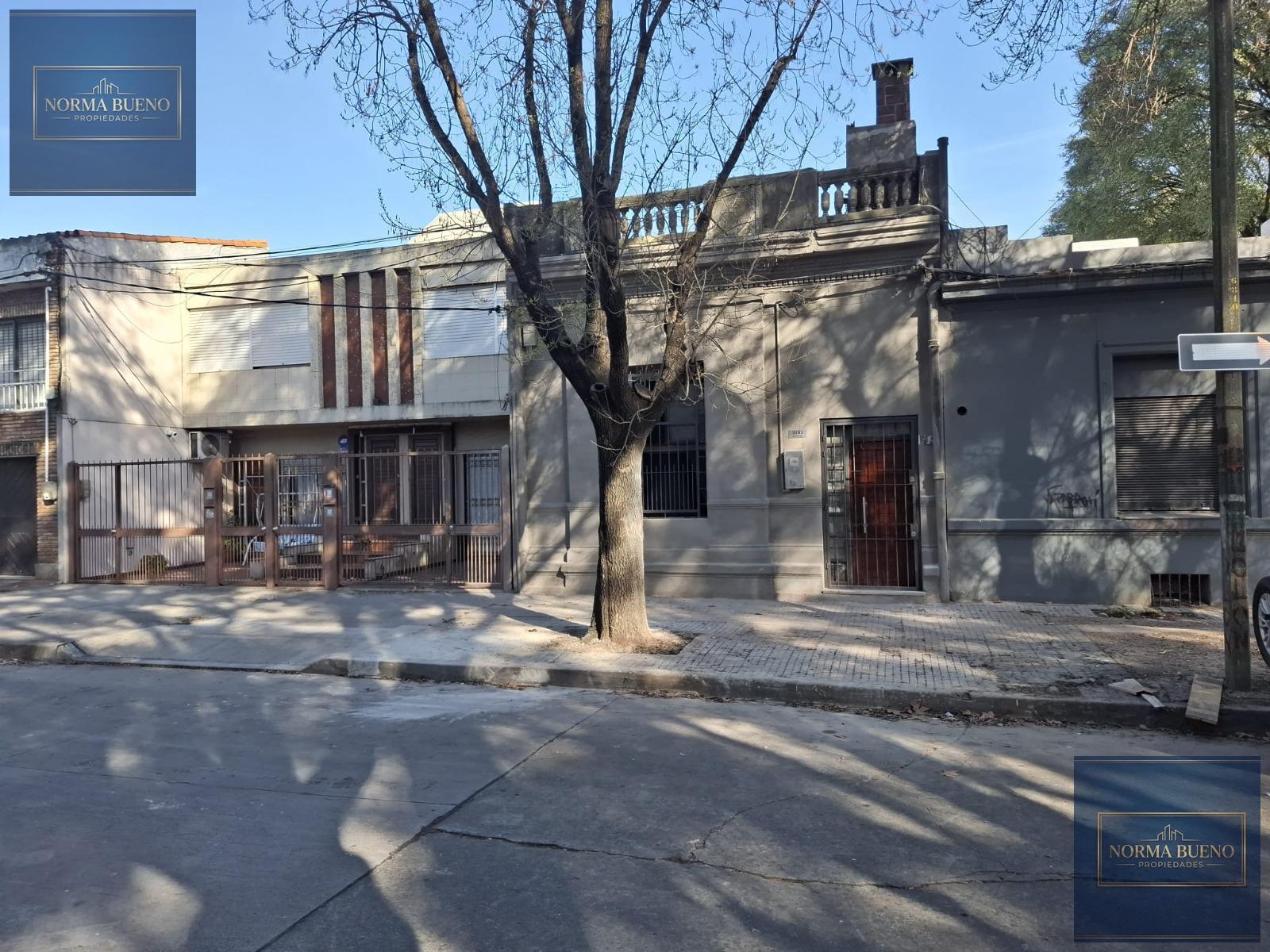 Venta de Casa PH con Azotea y Parrillero