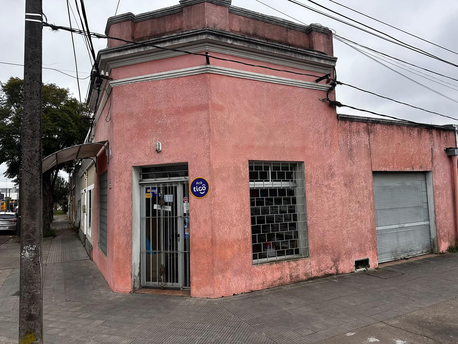 Venta de Local Comercial en San Jose de Mayo - foto 1