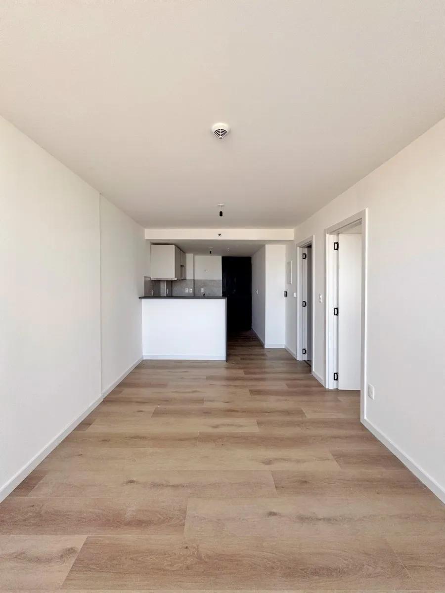 Apartamento en alquiler 1 dormitorio a estrenar ventura. Piso 14 excelente vista. Con cochera incluida. Carrasco Tower. Parque Miramar. · Foto 7