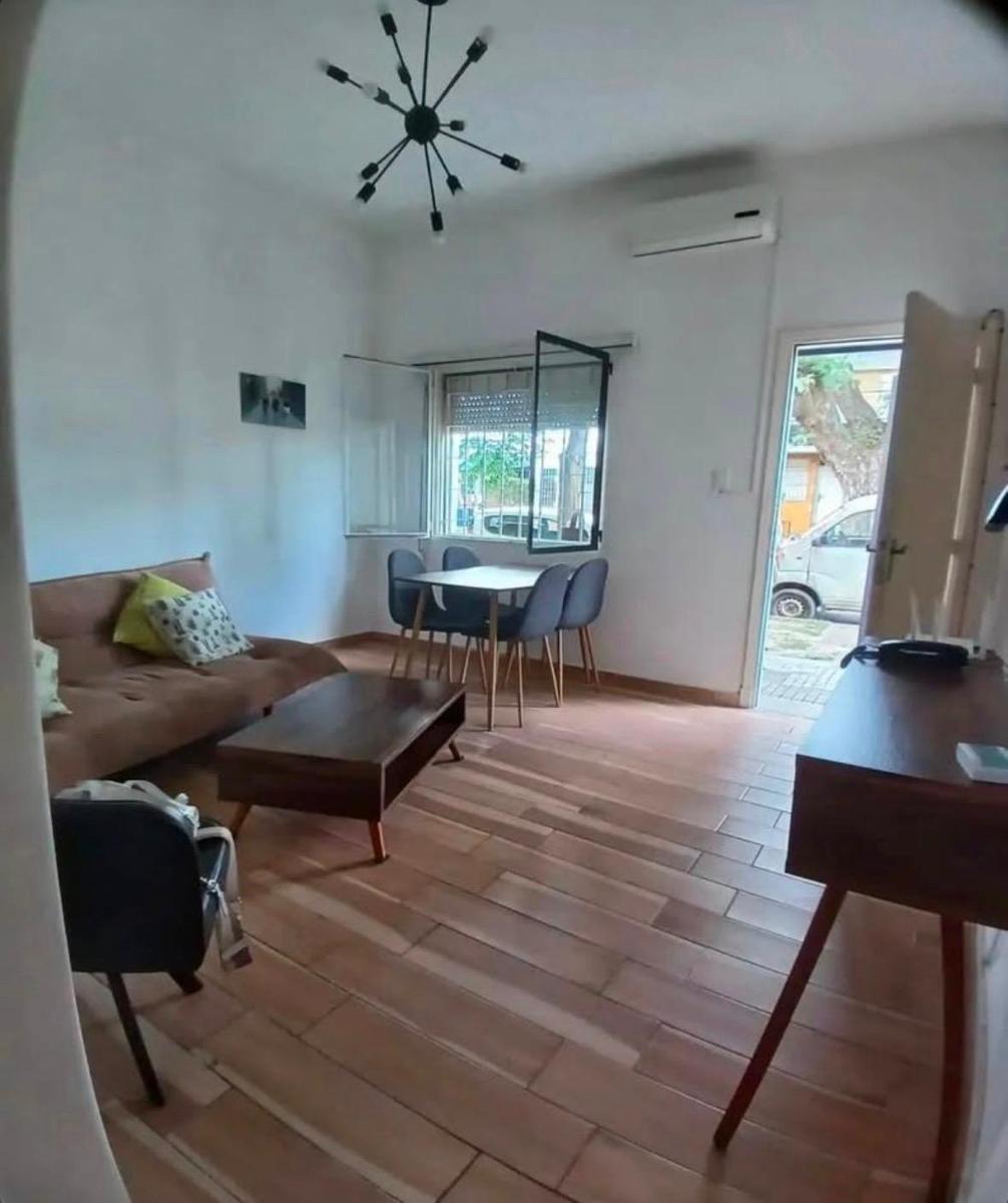 Apartamento al frente en Aires Puros | 1 dormitorios con patio