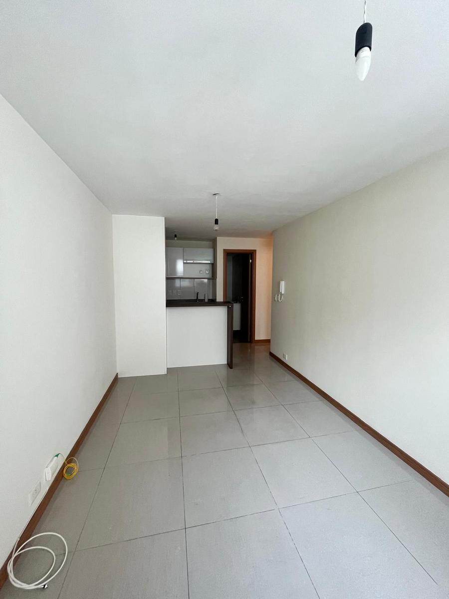 Apartamento en Alquiler en Cordón, Montevideo de 1 Dormitorio con Garaje · Foto 7