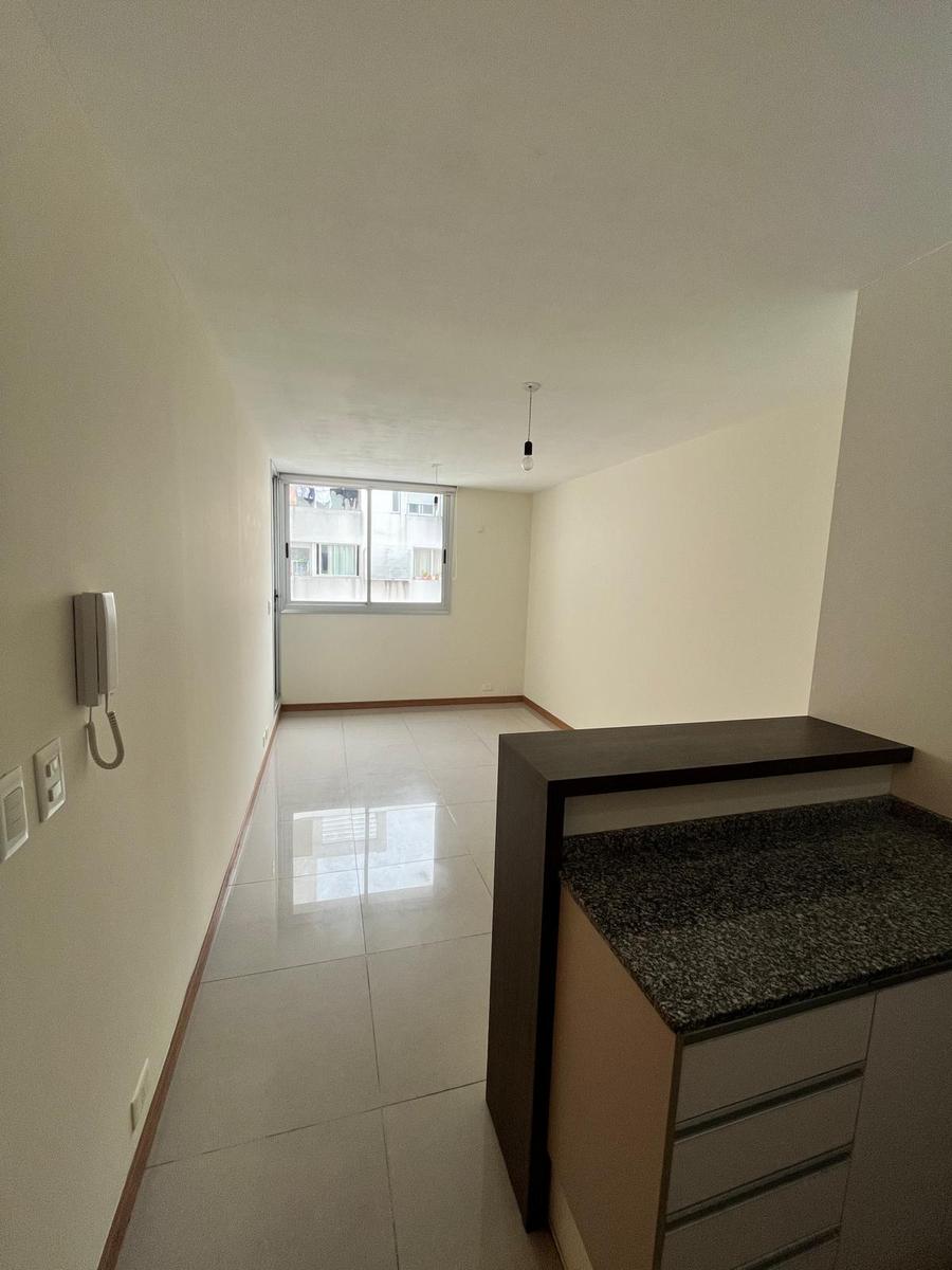 Apartamento en Alquiler en Cordón, Montevideo de 1 Dormitorio con Garaje · Foto 8