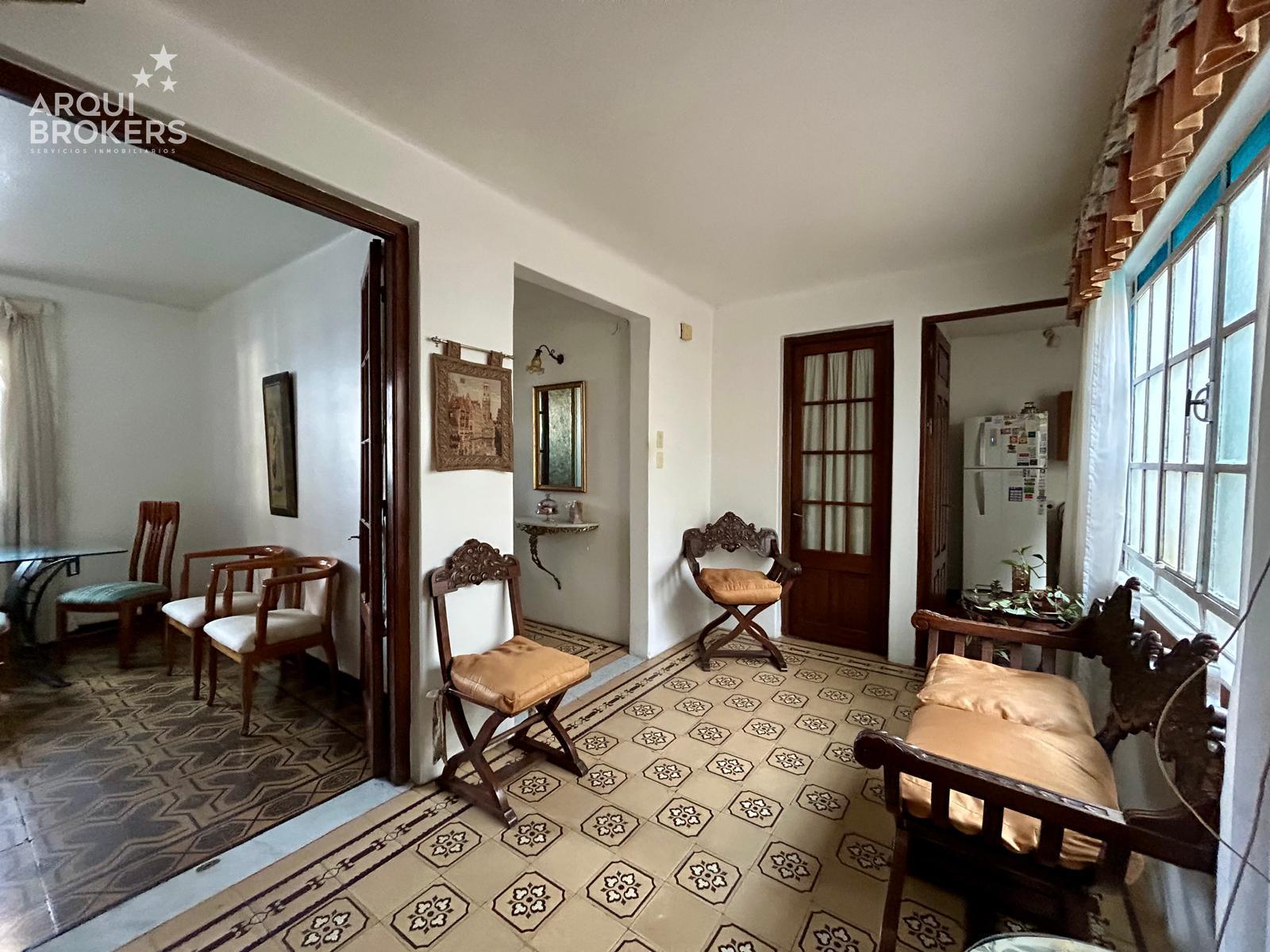 Casa de tres dormitorios en venta en Punta Carretas con garaje