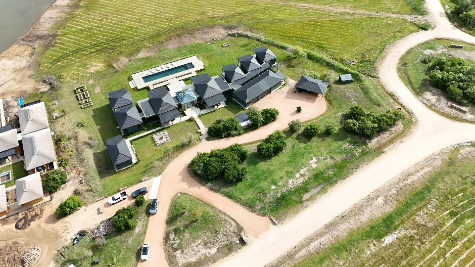 Venta y alquiler anual casa 7 dormitorios en barrio privado Puerto quetzal en la barra Punta del est · Foto 2