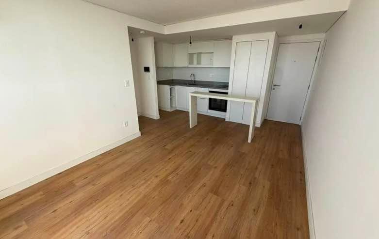 Apartamento en Malvin | Un dormitorio, frente al Plaza Italia