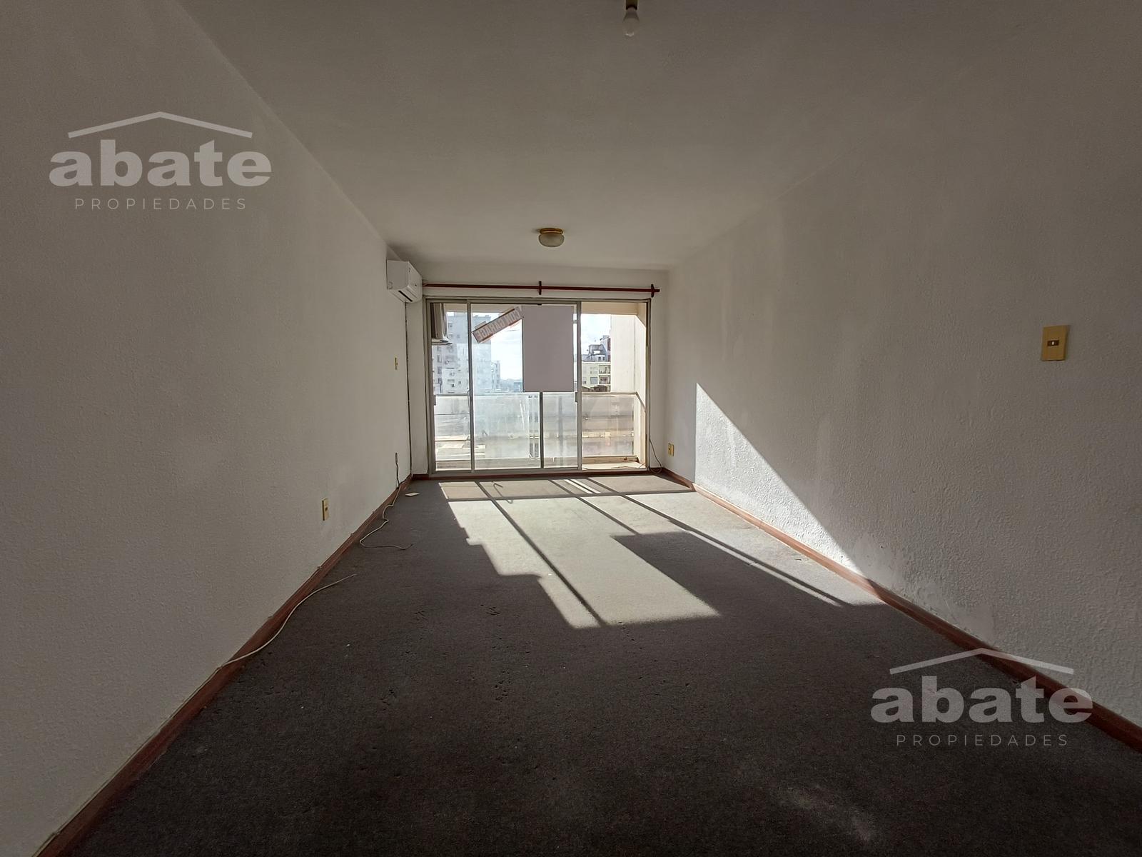 Venta de Apartamento de 2 dormitorios con garage en Cordón, Montevideo