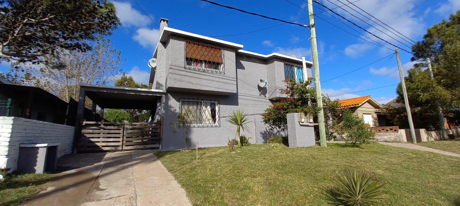 Venta dos Casas Frente al mar en Playa Grande Piriapolis