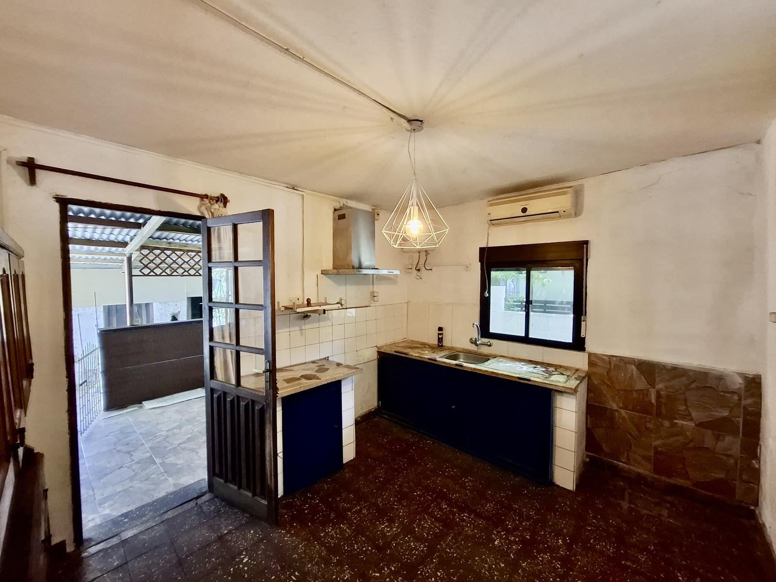 Casa en alquiler de 2 dormitorios y galpón sobre Avenida en Colonia · Foto 5