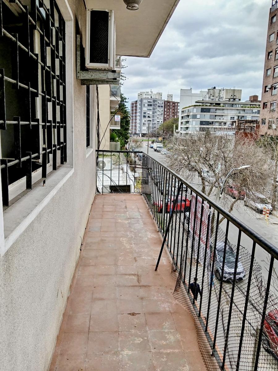 Apartamento en Alquiler en Parque Batlle/La Blanqueada, con Balcón · Foto 2