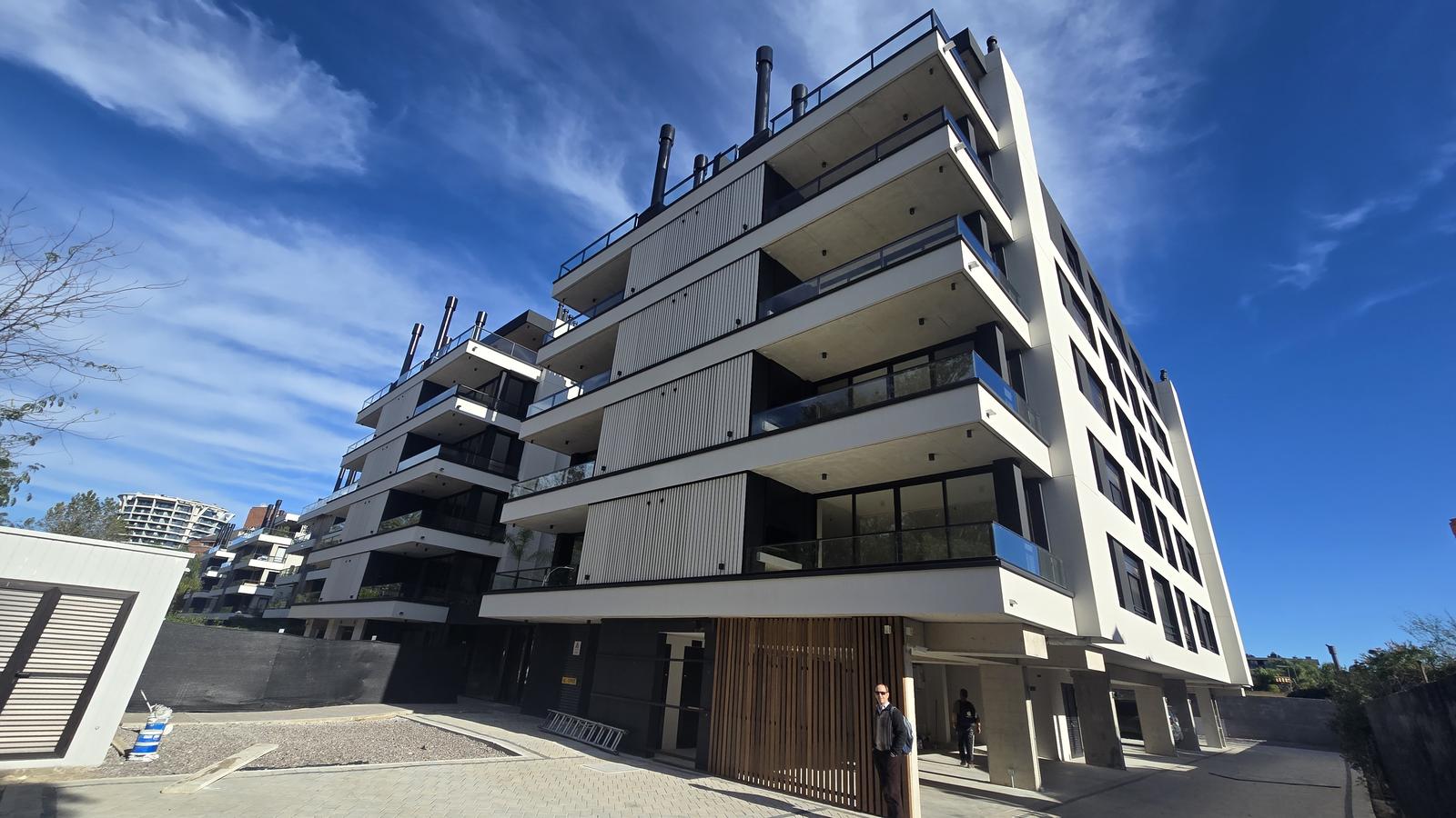 Apartamento en alquiler de 1 dormitorio con cochera en Parque Miramar, Canelones