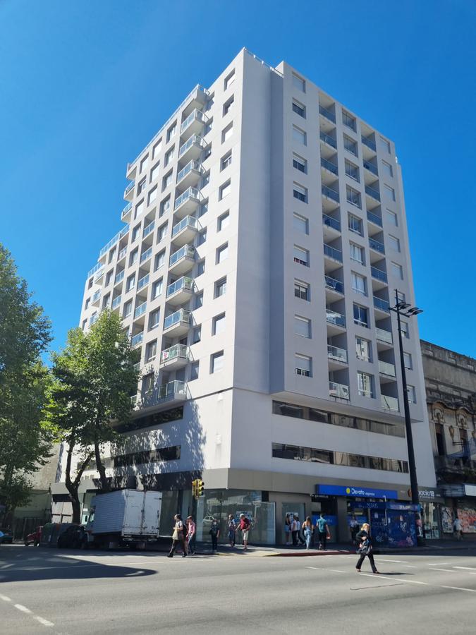 Pablo de Maria esquina 18 de julio, nuevo ,3 dormitorios, garaje, piso alto !!