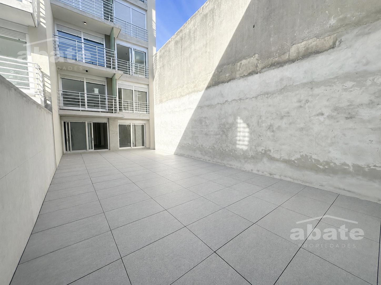 Alquiler apartamento 1 dormitorio con patio a estrenar · Foto 1