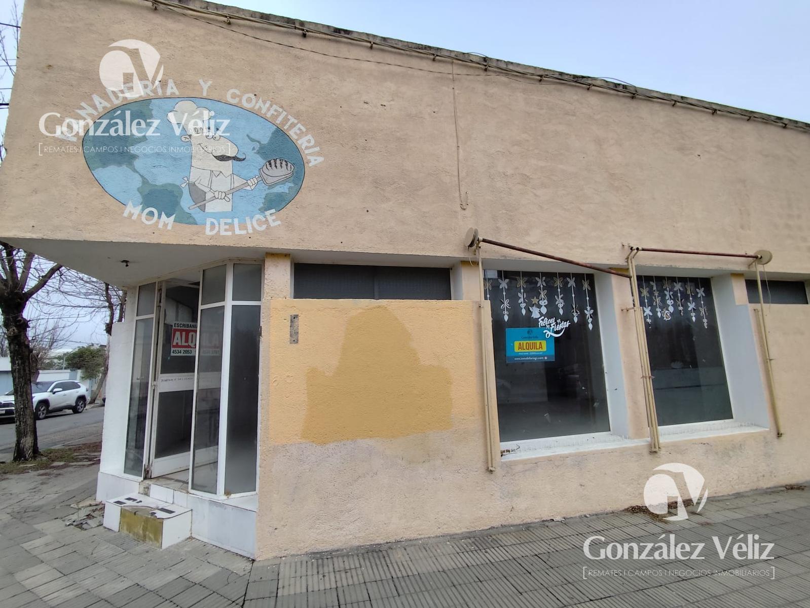 Local en esquina de 18 de Julio y Prestes
