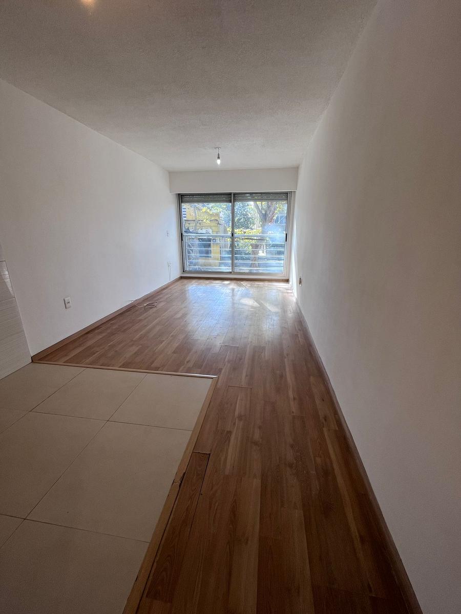 Alquilo apartamento, edificio con  Gym, barbacoa, sala lectura, y lavadero. Parque Batlle · Foto 3