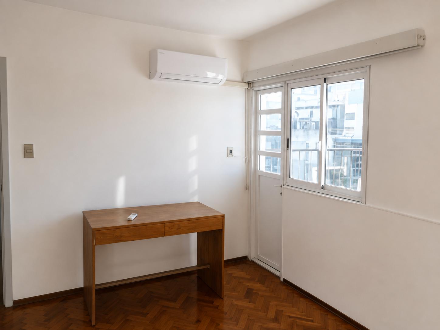 Penthouse de 1 dormitorio en Alquiler en el Centro, Montevideo · Foto 3