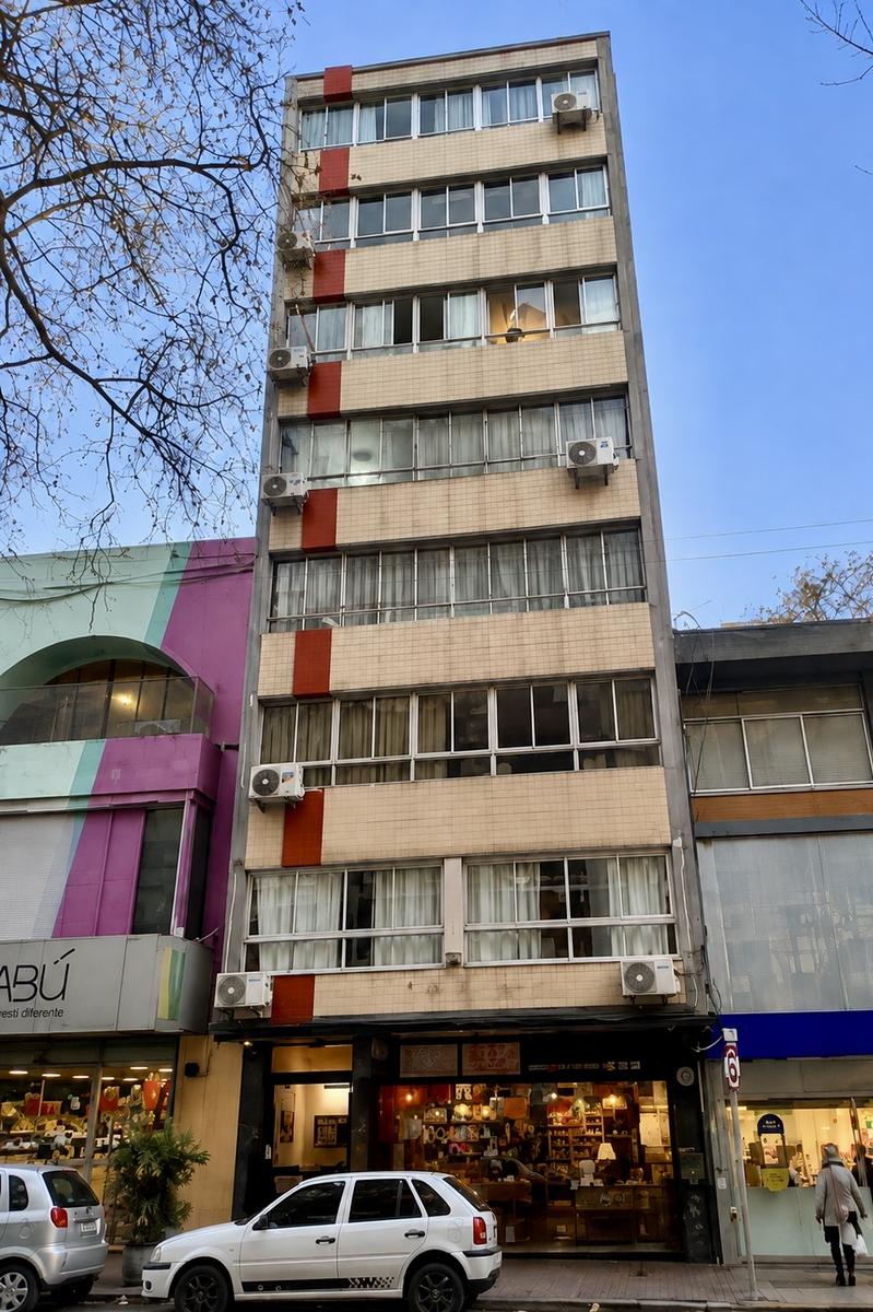 Penthouse de 1 dormitorio en Alquiler en el Centro, Montevideo · Foto 9