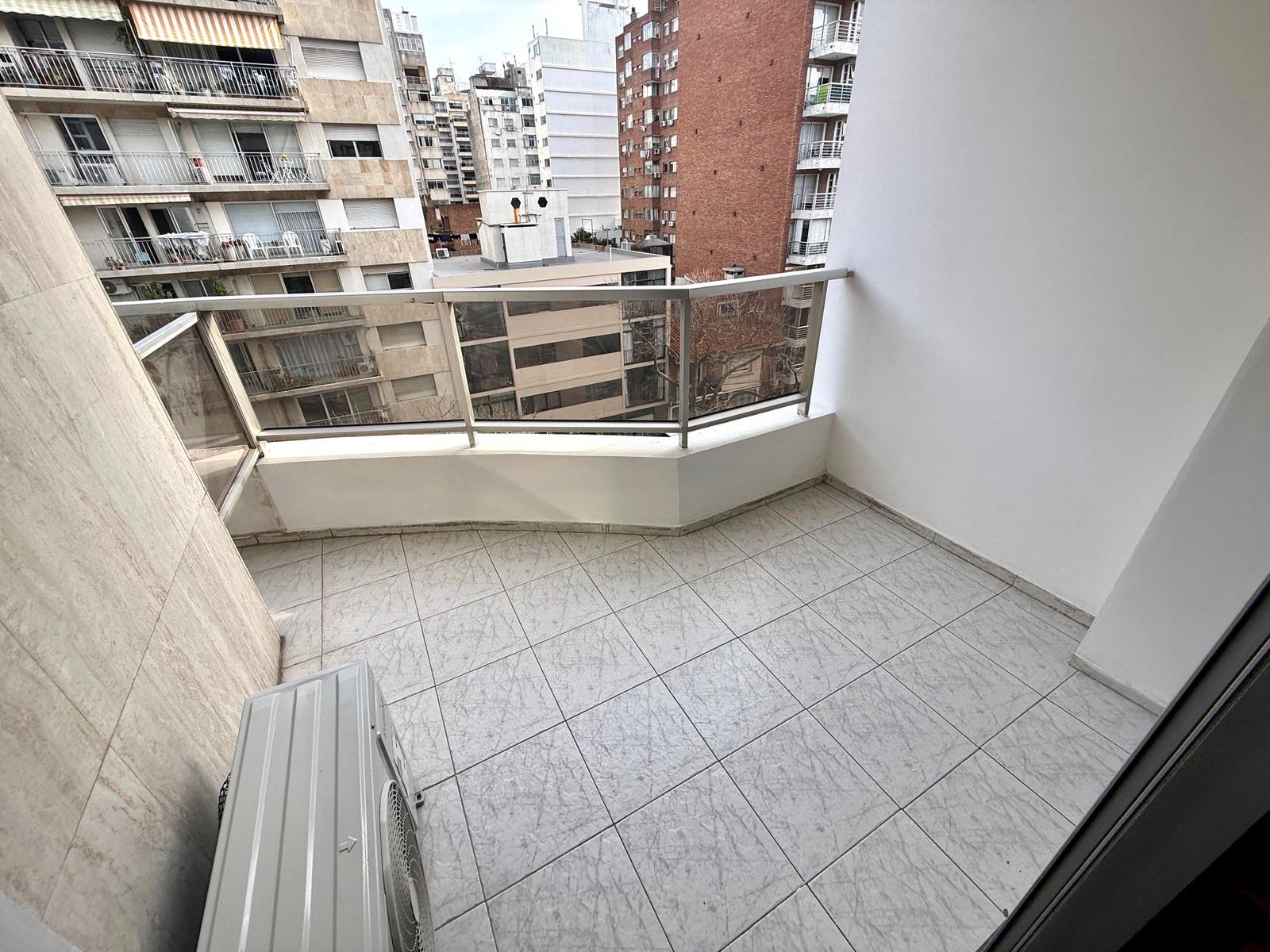 VENTA APARTAMENTO POCITOS NUEVO UN DORMITORIO GARAGE