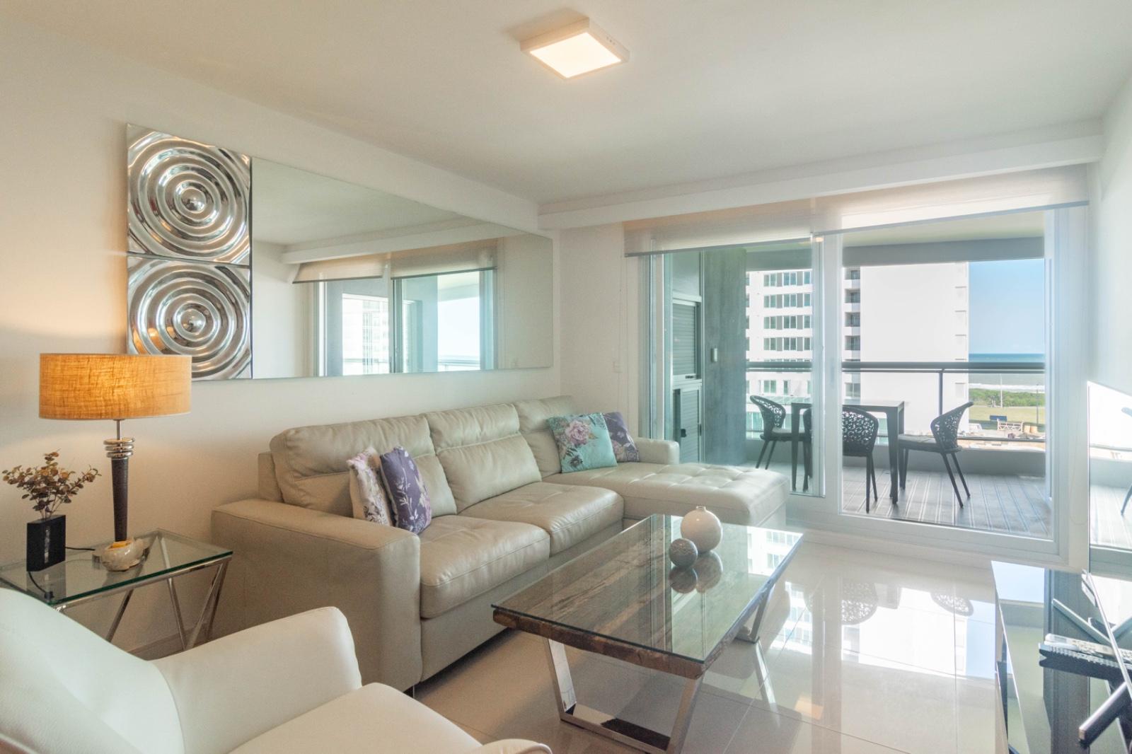 Venta y Alquiler Anual Apartamento 4 Dormitorios Playa Brava