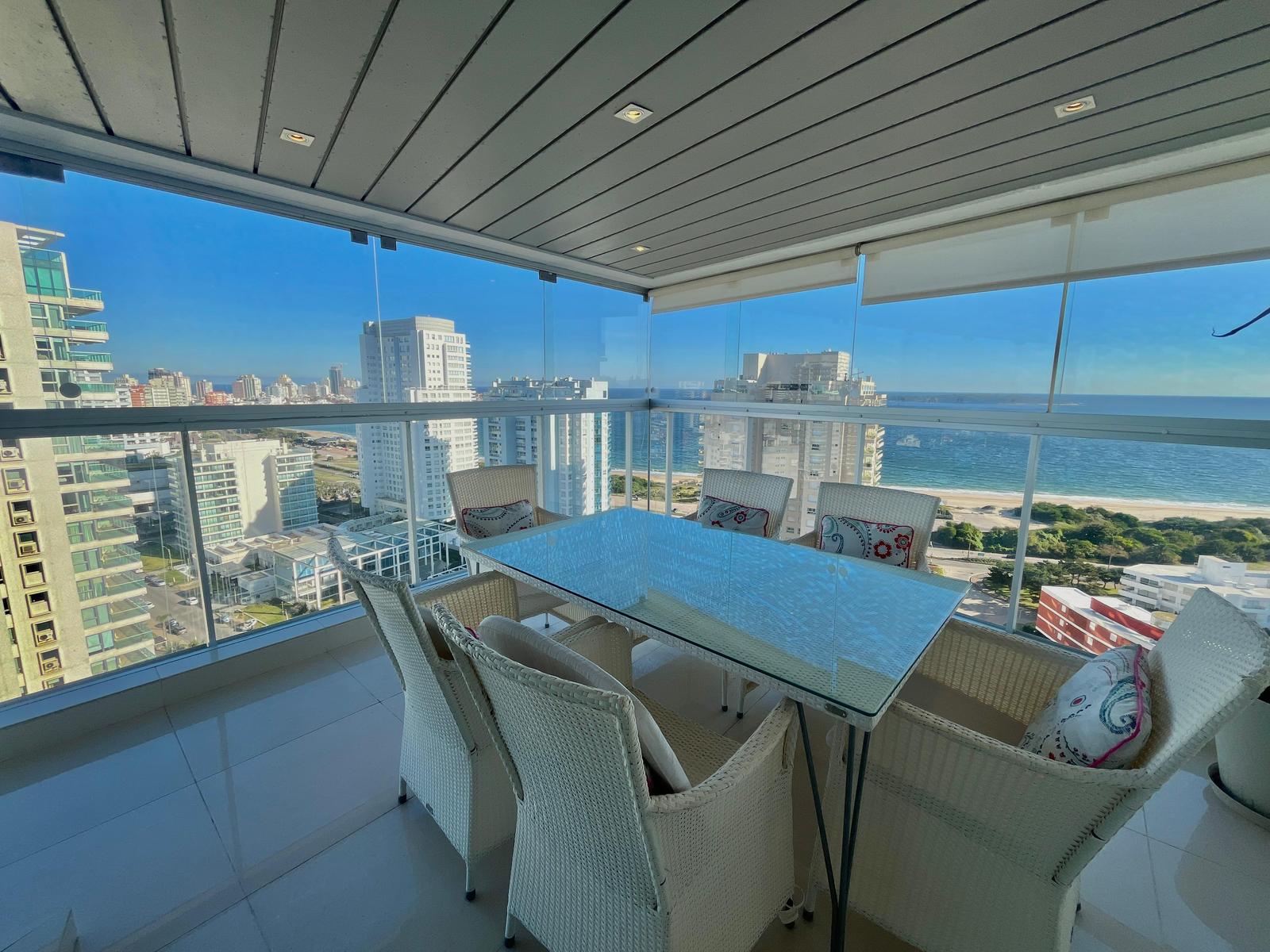 Apartamento en Venta y Alquiler Playa Mansa - 2 Dormitorios, Vista al Mar y Amenities Premium