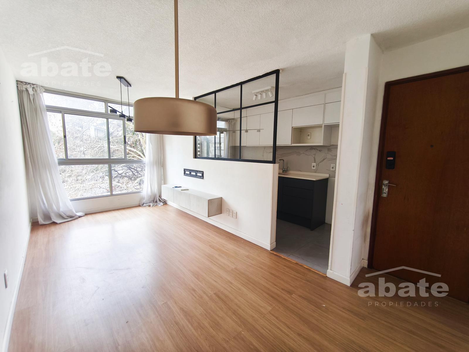Alquiler Apartamento 2 dormitorios y Garage en Parque Rodó. Muy luminoso! · Foto 2