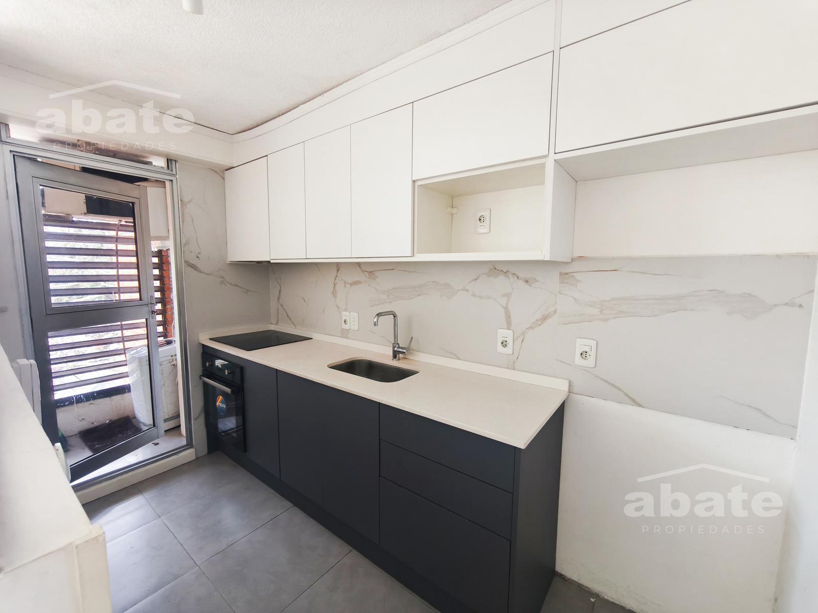 Alquiler Apartamento 2 dormitorios y Garage en Parque Rodó. Muy luminoso! · Foto 7