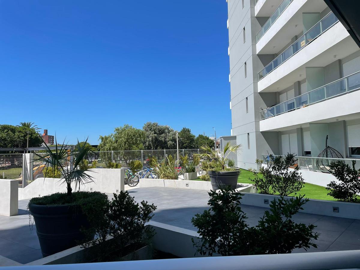 ¡Alquila en lo mejor de Malvín! Excelente apartamento de 2 dormitorios con garaje.