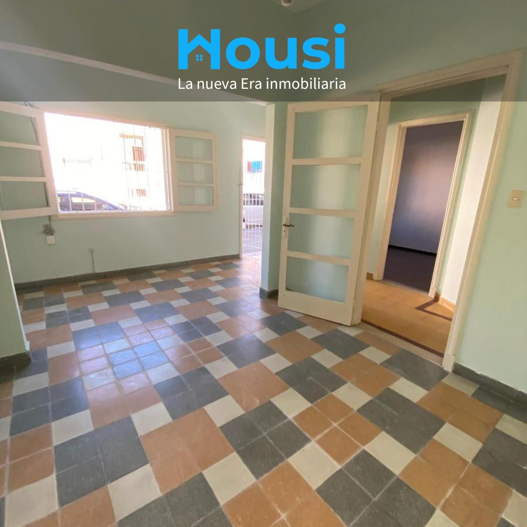 VENTA CASA PH 3 DORMITORIOS, AMPLIO TERRENO PARA EDIFICAR. LA BLANQUEADA.