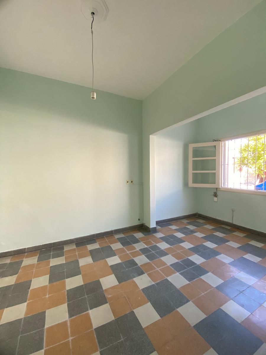 VENTA CASA PH 3 DORMITORIOS, AMPLIO TERRENO PARA EDIFICAR. UNION