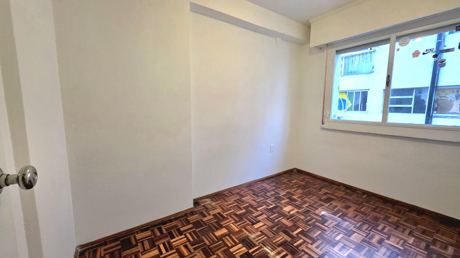 Alquiler Apartamento 3 Dormitorios en Pocitos | Piso Alto | Cerca de la Rambla | Cocina Definida