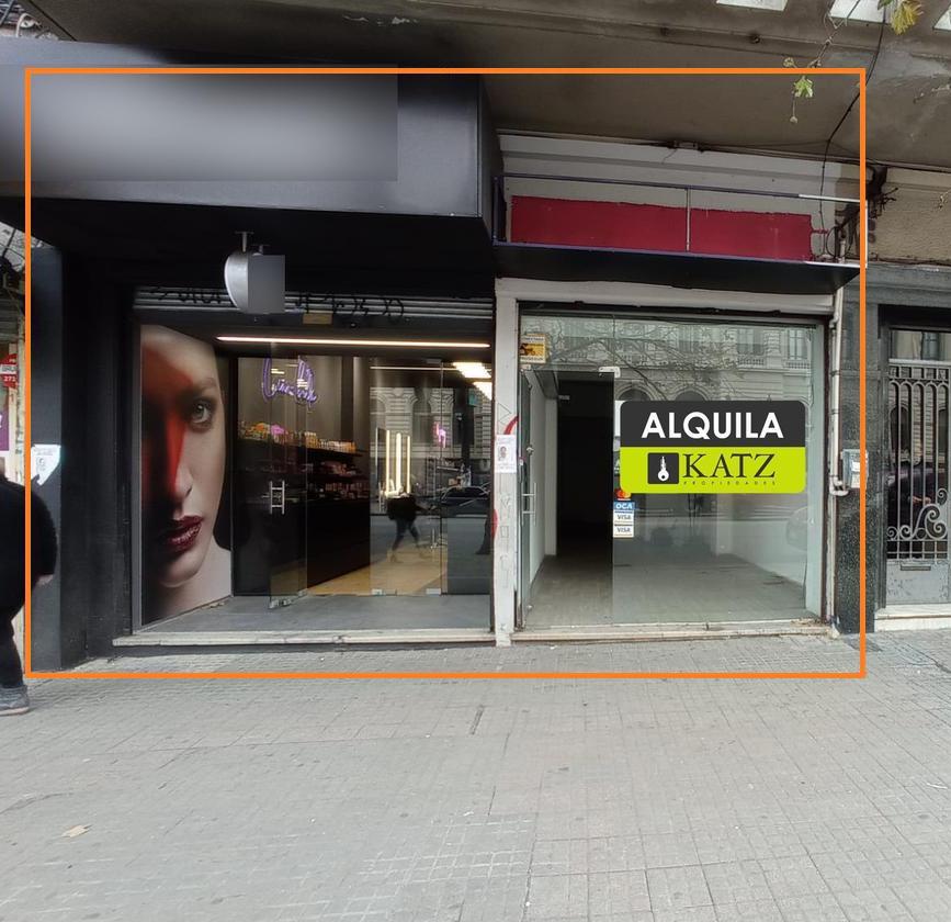 local, 18 de julio frente a la universidad, 70 m2 de salón, 4 mts de frente, único !!
