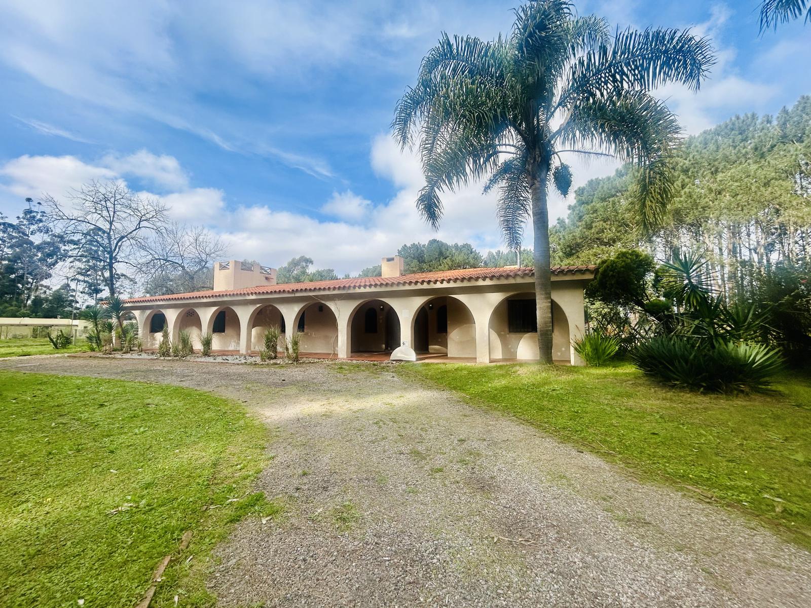 Venta casa 3 dormitorios más dependencia, piscina, y más de 5.000 m2 de terreno Punta del Este - foto 1