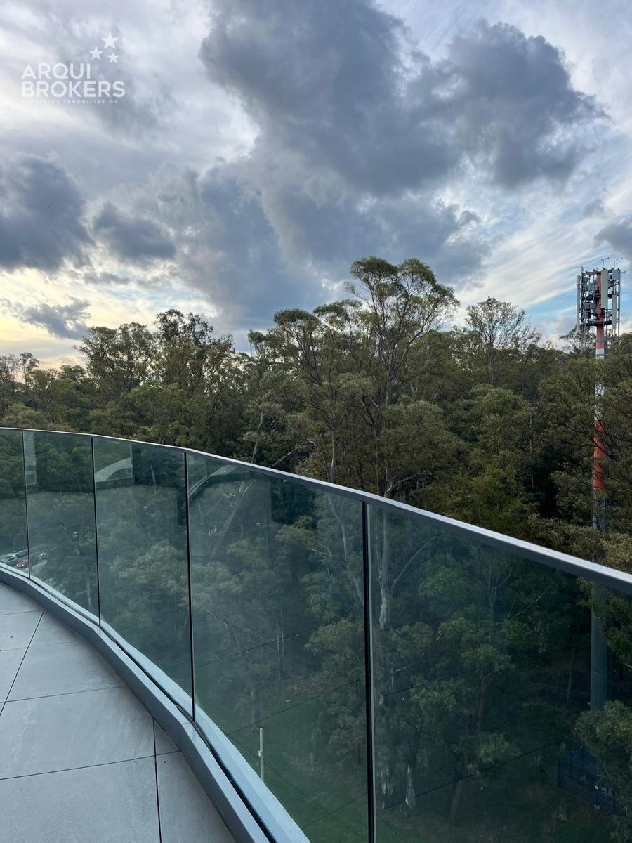 Apartamento de tres dormitorios en alquiler en Parque Roosevelt - 1206