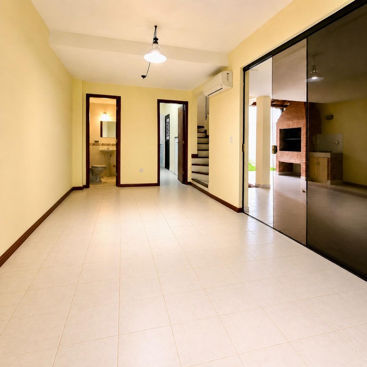 Amplio dúplex en alquiler en el barrio Ycua Sati, zona Paseo La Galería — foto 2