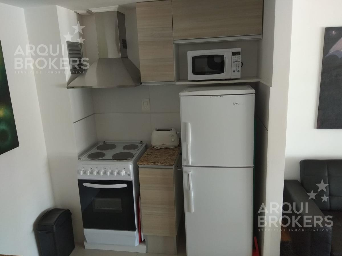 Apartamento monoambiente alquiler equipado y box cerrado de 3m2 en Punta Carretas · Foto 10