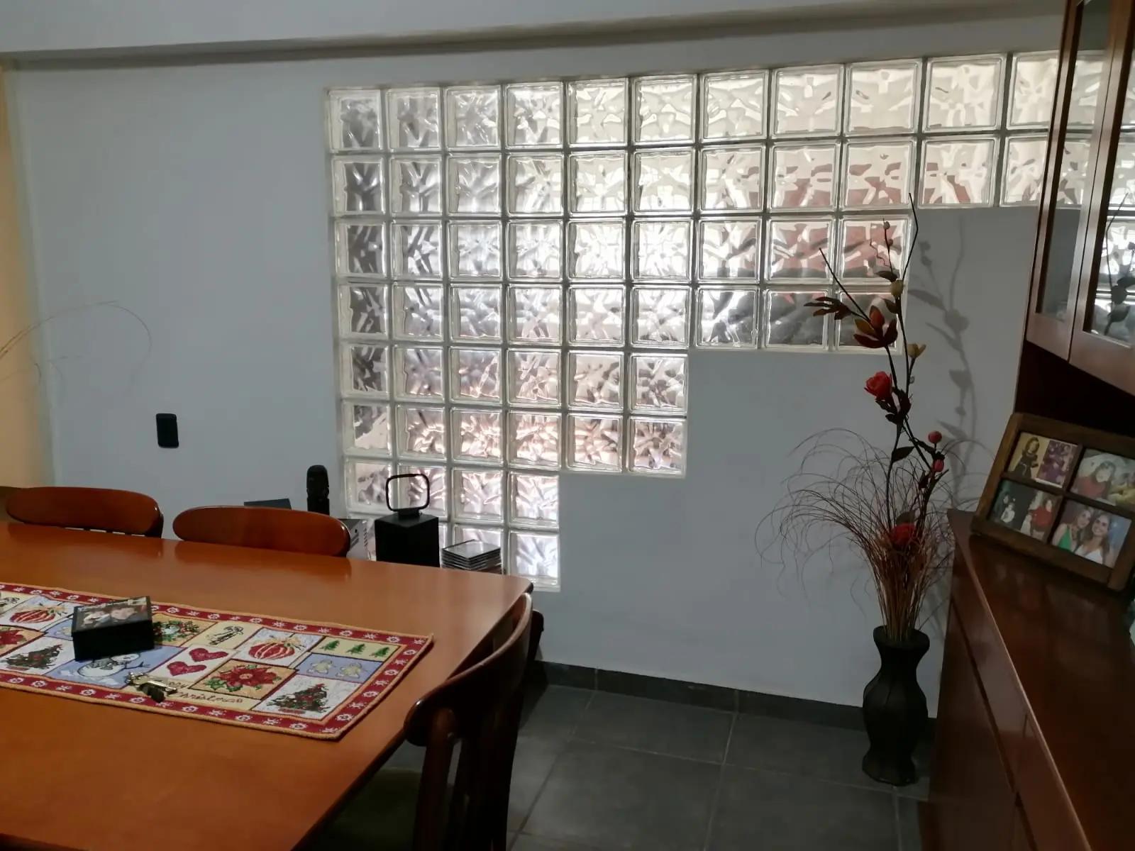 Venta De Apartamento Listo Para Ingresar, 2 Dormitorios, A Una Cuadra De Garibaldi y De Gral Flores