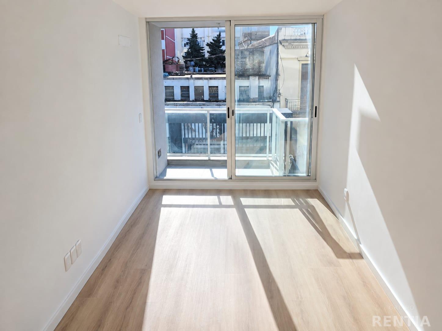 Alquiler Apartamento 1 Dormitorio Al Frente Con Balcon En Cordon · Foto 5