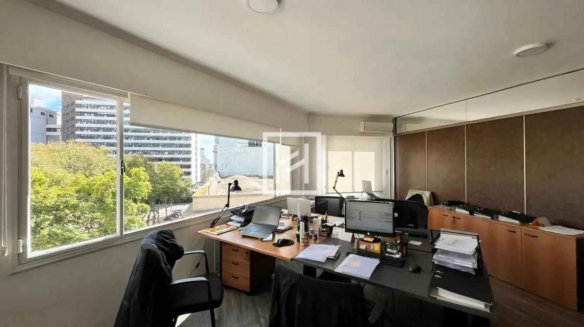 Edificio Matriz (5) - Alquiler Gran Oficina en Ciudad Vieja | 109 m² | Frente a Plaza Matriz · Foto 3
