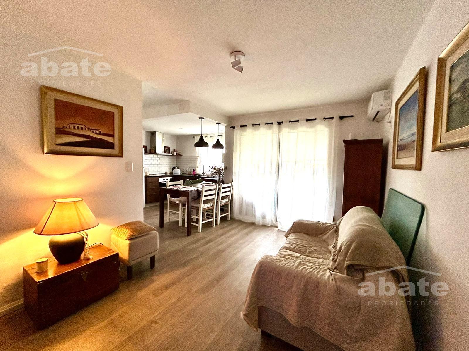 Venta apartamento de 2 dormitorios totalmente renovado en Buceo