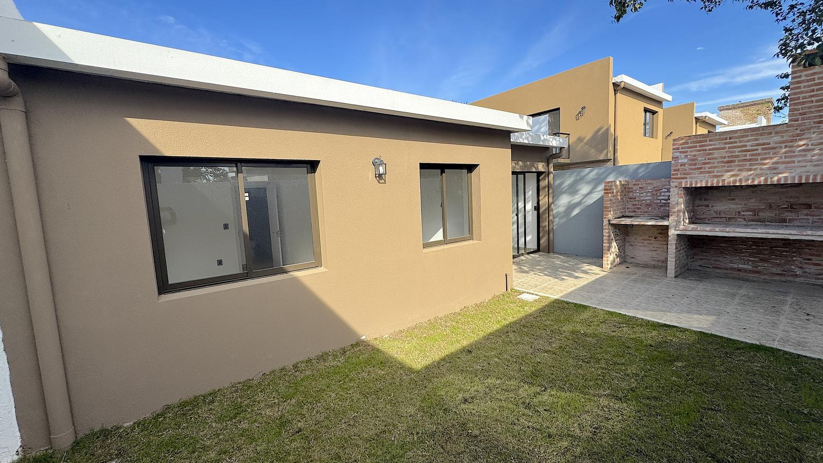 Casa Venta 3 Dormitorios 2 Baños Parrillero a Estrenar - foto 2