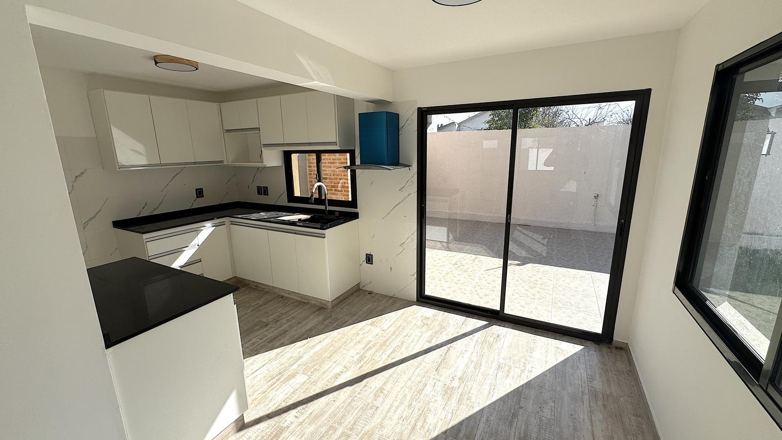 Casa Venta 3 Dormitorios 2 Baños Parrillero Jardín a Estrenar Lomas de Solymar - foto 3