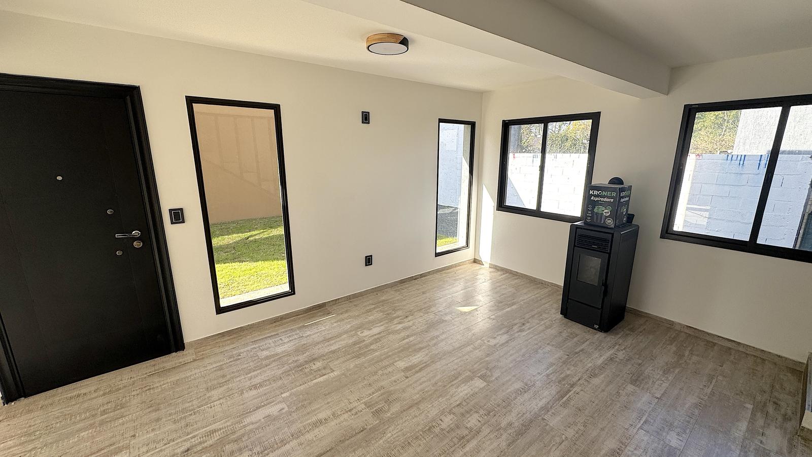 Casa Venta 3 Dormitorios 2 Baños Parrillero Jardín a Estrenar Lomas de Solymar - foto 4