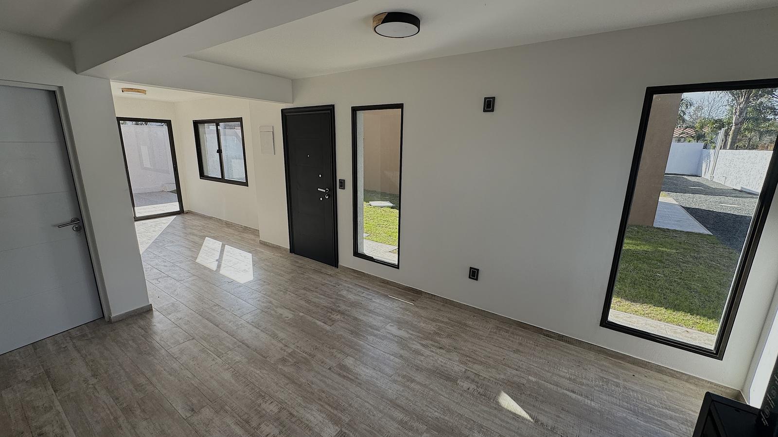 Casa Venta 3 Dormitorios 2 Baños Parrillero Jardín a Estrenar Lomas de Solymar - foto 5
