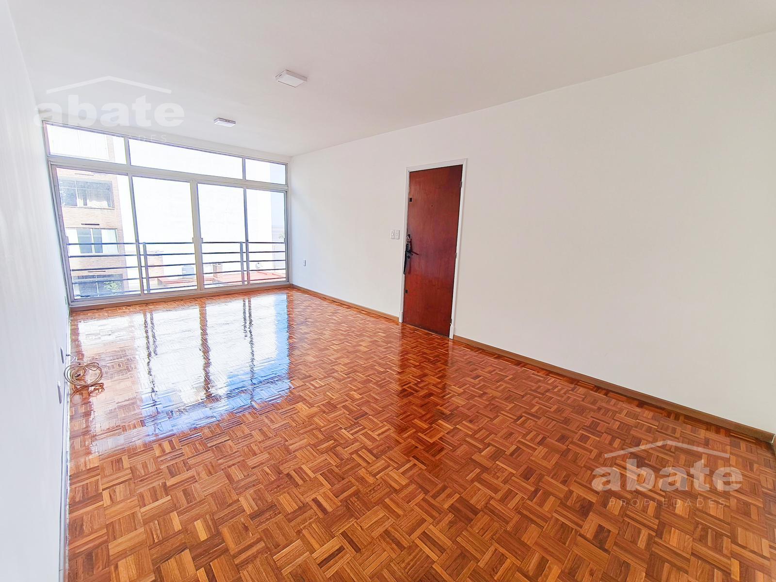 Venta de Apartamento de 1 dormitorio en Pocitos a pasos de la Rambla