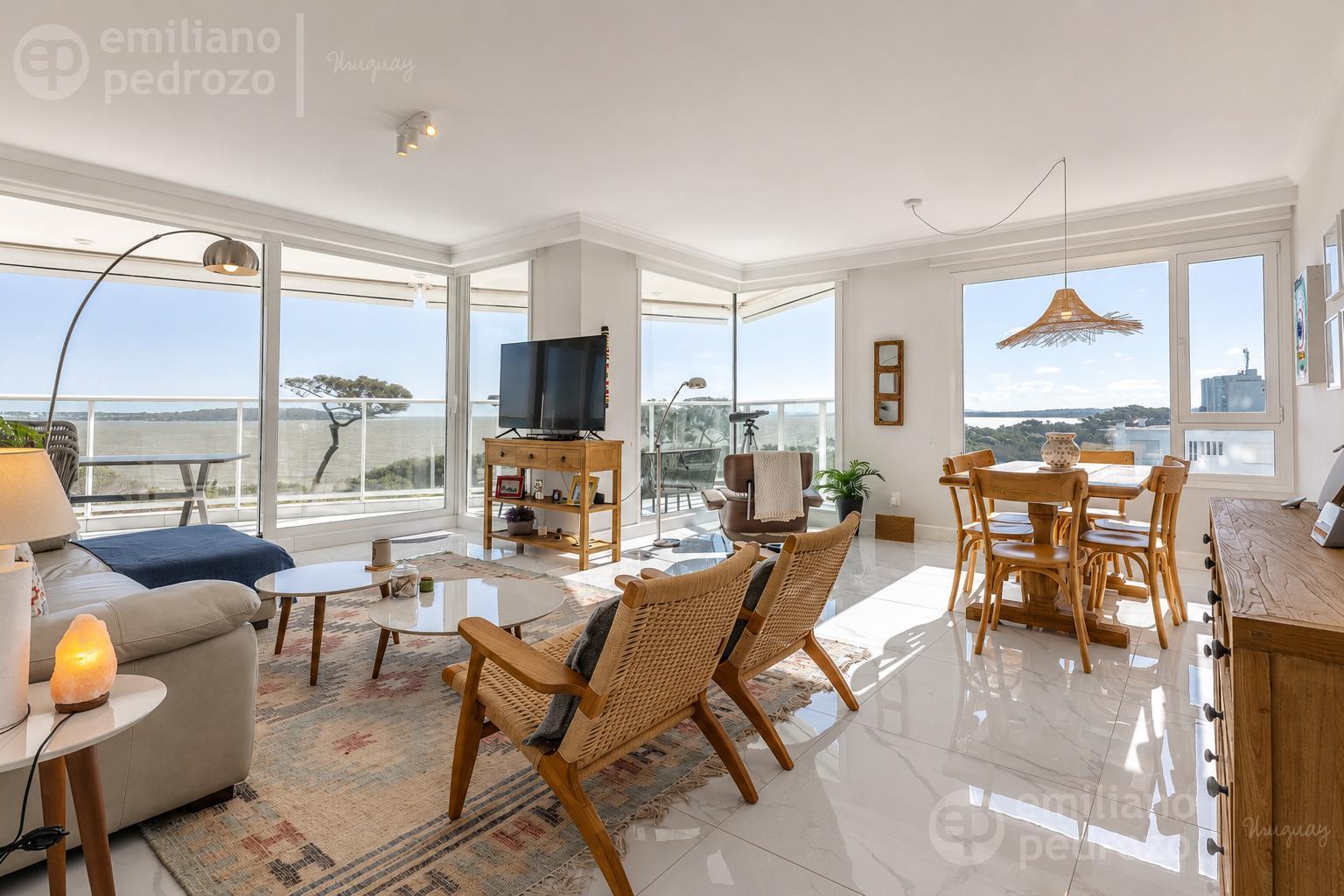 VENTA 4 dormitorios en Torre Paramount, primera línea de Playa Mansa - foto 1