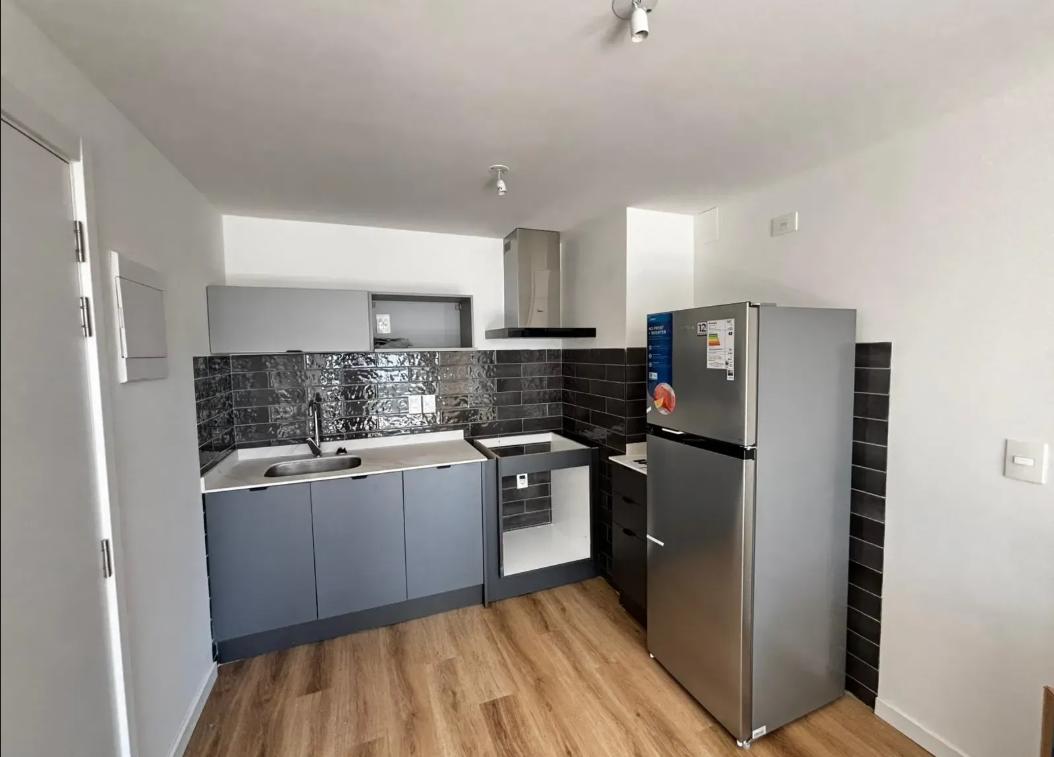 Apartamento de 1 dormitorio con balcón y garaje en Cordón · Foto 2
