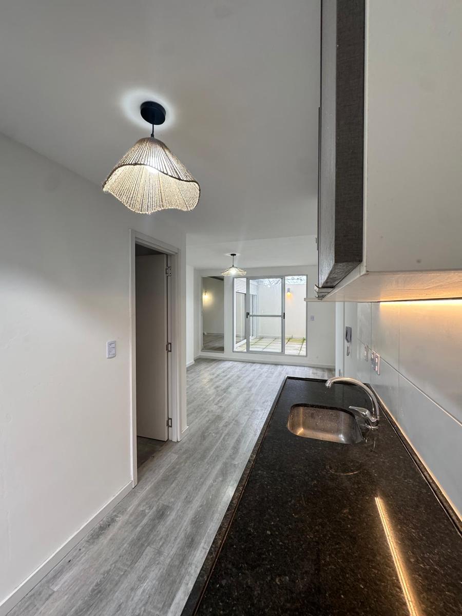 Apartamento de apartamento de 1 dormitorio | con patio y excelente zona. Prado.