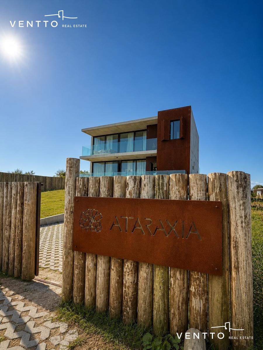 Exclusiva Casa en Primera Línea de La Juanita - foto 2