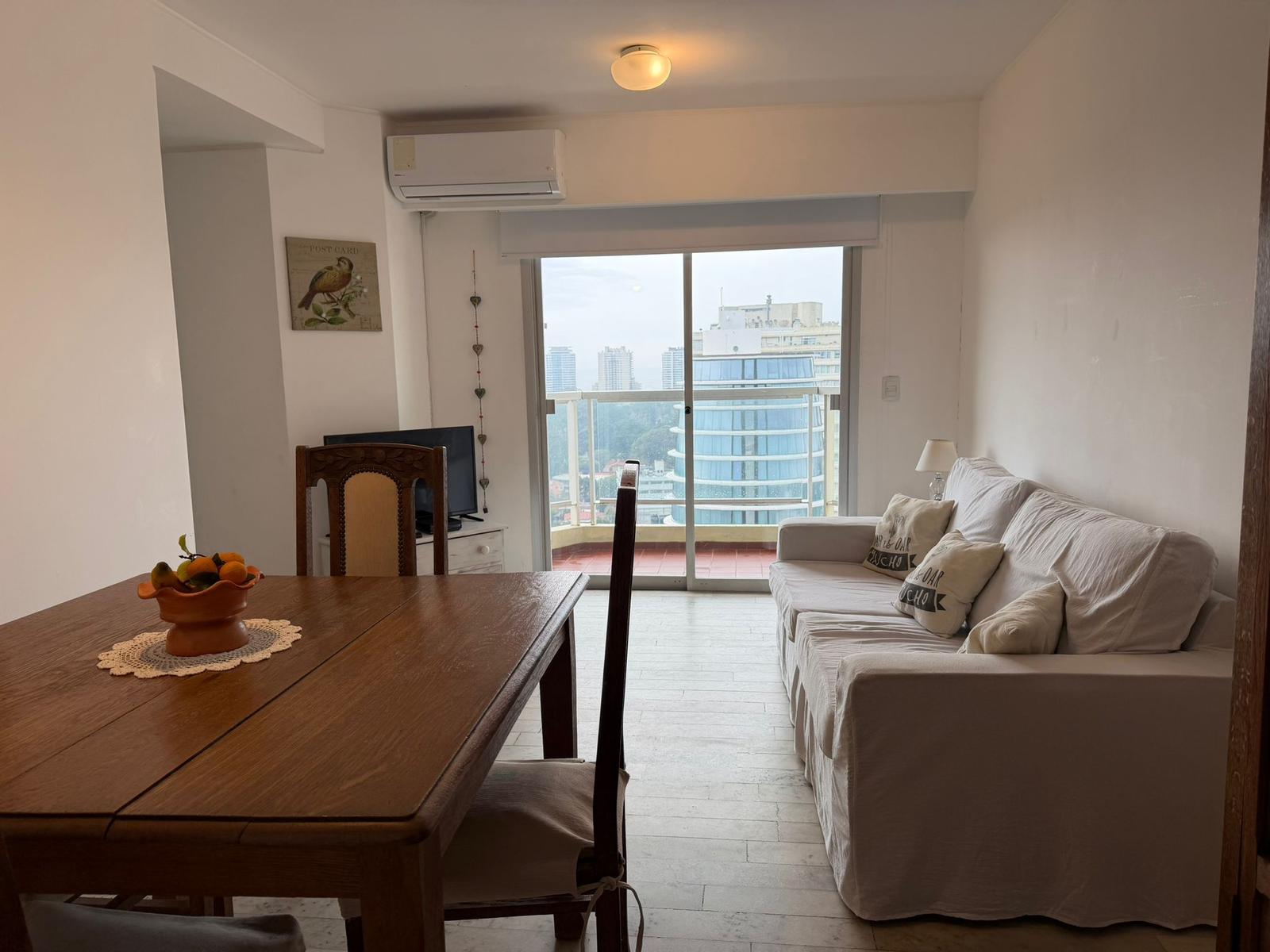 Apartamento en alquiler anual 2 dormitorios sobre Roosevelt